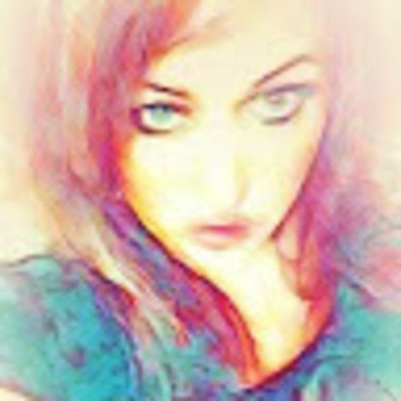 Meet your Posher, Tricia - Picture 1 of 1